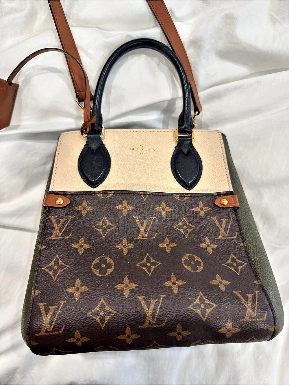 Louis Vuitton Fold MM Tote